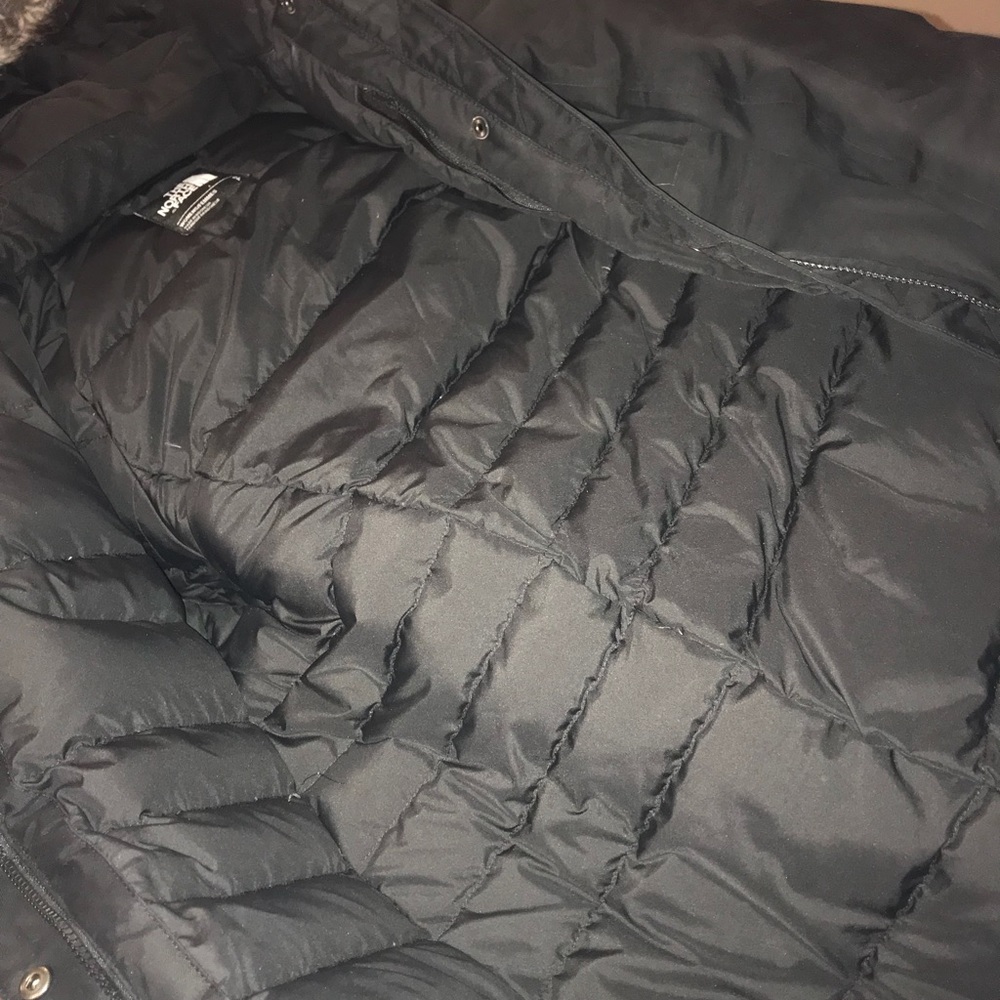*SOLD*North Face Women’s Arctic Parka size small - Picture 2 of 6